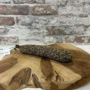 Saucisson au poivre entier, relevé et plein de caractère